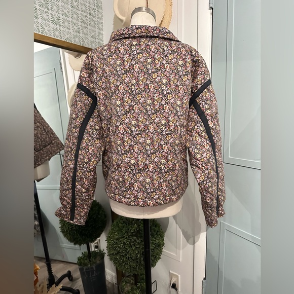 Blank NYC Quilted Floral Jacket Zipper Small NWT Crop Puffy Boxy Small - Picture 4 of 10